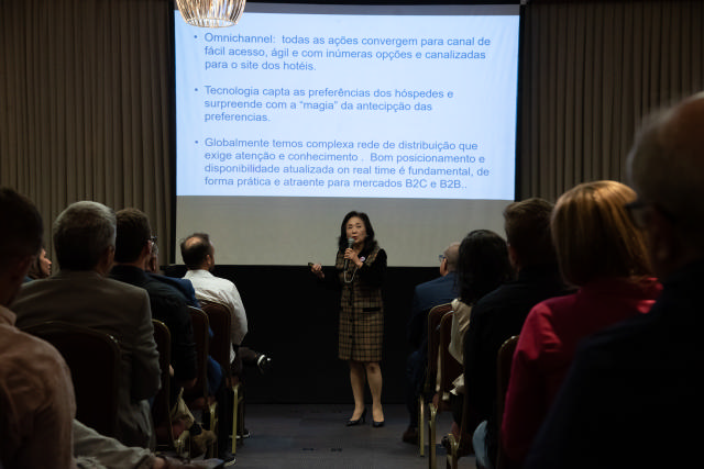 Chieko Aoki retorna para mais uma palestra de sucesso para os hoteleiros de Santa Catarina