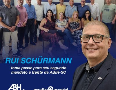 Rui Schürmann toma posse para seu segundo mandato à frente da ABIH-SC