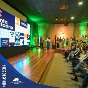 ‘Bola da vez’: governo do Estado lança nova marca para ‘aquecer’ turismo em Santa Catarina